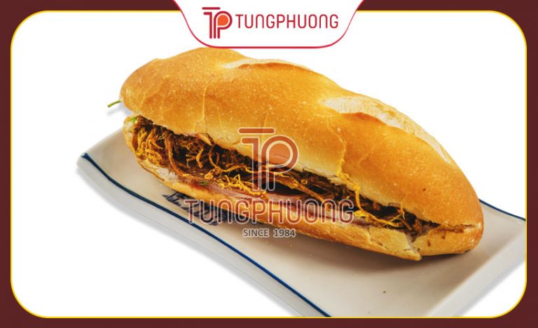 Ăn sáng độc lạ với món bánh mì khô bò đảm bảo ai cũng mê